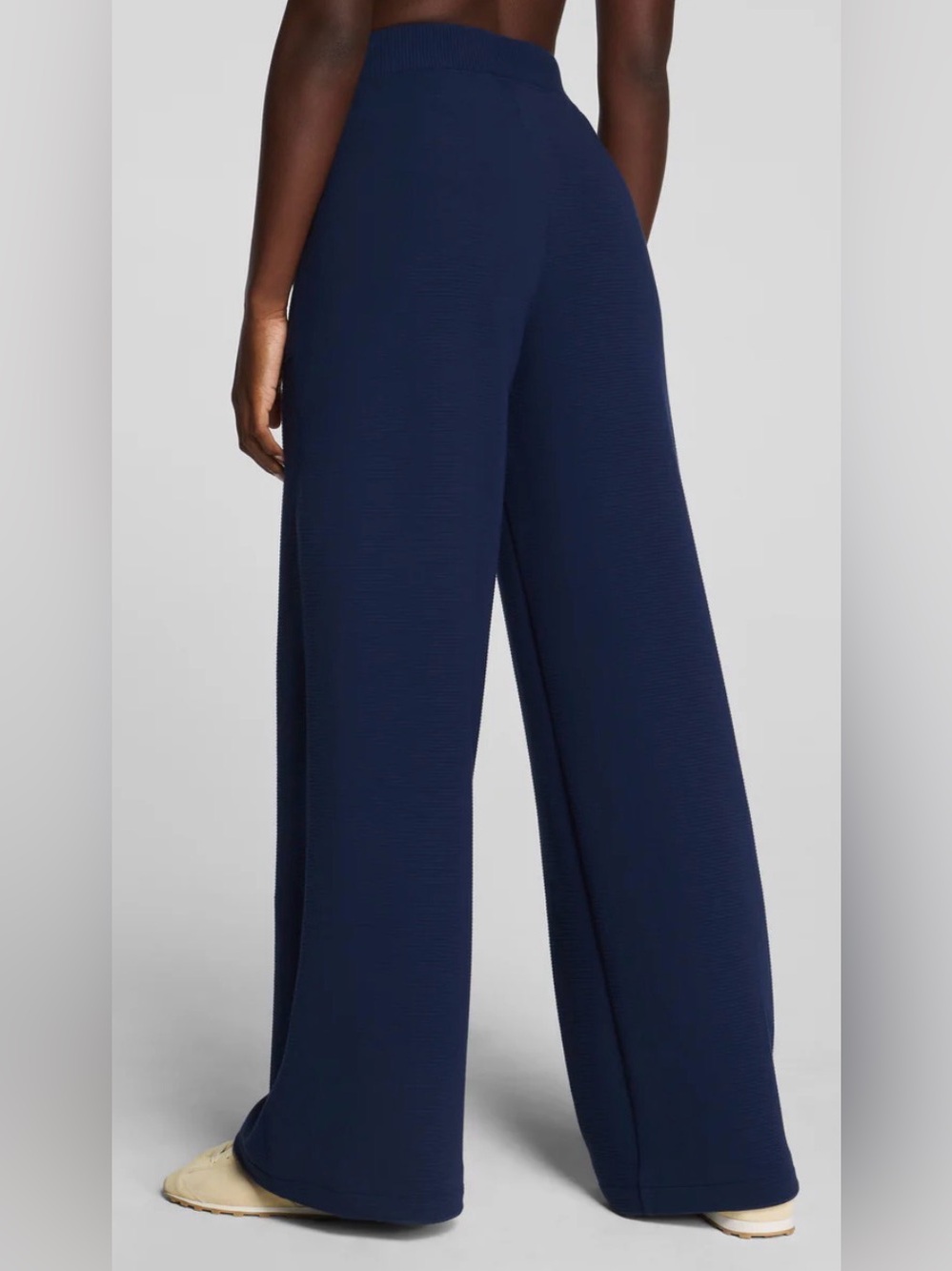 🌺HP❤️retails $246/set NWOT SET SPANX SOFTEST v neck sweater and wide leg pants - Picture 8 of 15